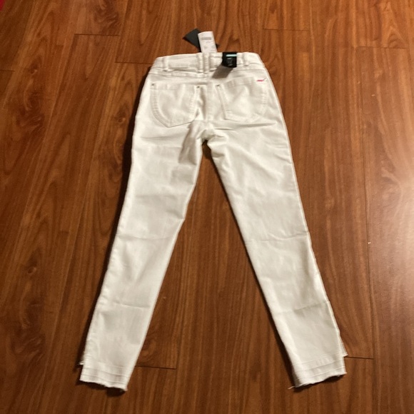 White jeans/brand ROBELL
ELENA 09 JEANS WHITE
- €124,95-original price - Picture 2 of 5